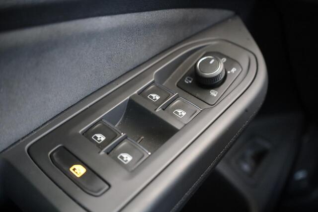 Volkswagen GOLF 1.4 eHybrid Style ErgoActive, LED plus + strip, verwarmbare voorstoelen, keyless, travel assist, spiegelpakket met geheugen, digital cockpit pro, pre-crash, ACC met Stop&Go, draadloos app connect, achteruitrijcamera, head-up display, lich&zicht, multimedi