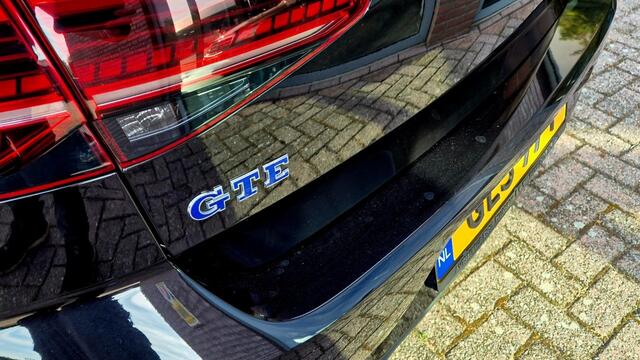 Volkswagen GOLF 1.4 TSI PHEV GTE/PANORAMADAK/NIEUWSTAAT/VIRTUAL COCKPIT/BOVAG GARANTIE