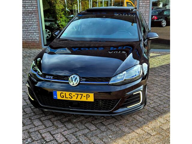 Volkswagen GOLF 1.4 TSI PHEV GTE/PANORAMADAK/NIEUWSTAAT/VIRTUAL COCKPIT/BOVAG GARANTIE