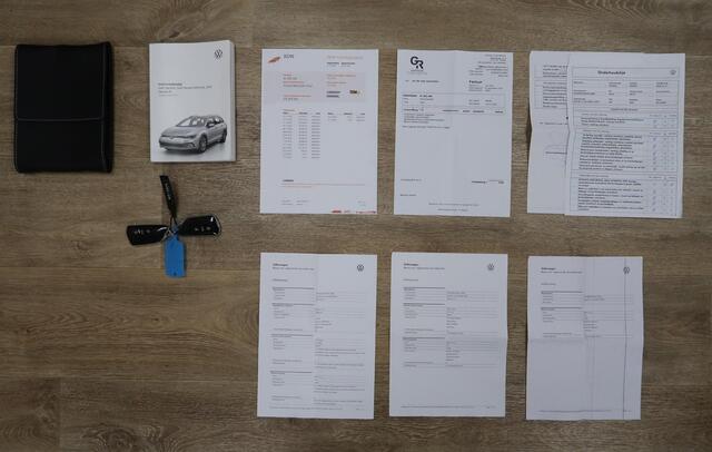 Volkswagen GOLF Variant 1.0 eTSI Life Automaat DSG IQ-Drive Navi Digitaal Dashboard App connect NL-auto NAP Metallic wit Sfeerverlichting Adaptieve Cruise Control ACC Sportvelgen Zeer nette auto