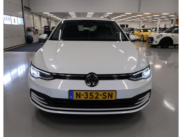 Volkswagen GOLF Variant 1.0 eTSI Life Automaat DSG IQ-Drive Navi Digitaal Dashboard App connect NL-auto NAP Metallic wit Sfeerverlichting Adaptieve Cruise Control ACC Sportvelgen Zeer nette auto