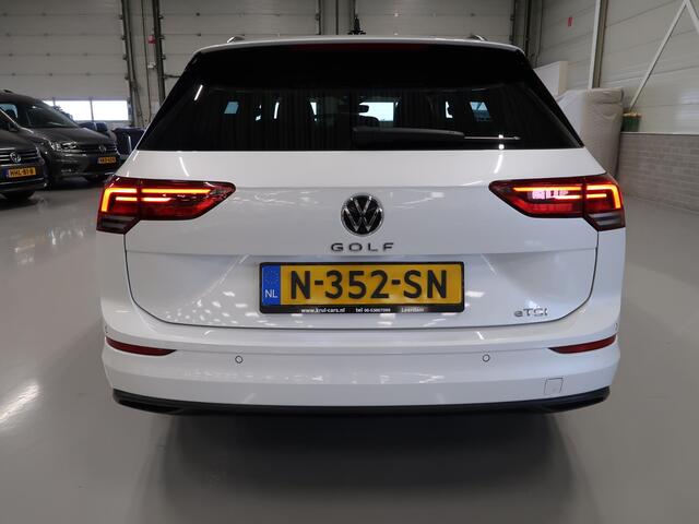 Volkswagen GOLF Variant 1.0 eTSI Life Automaat DSG IQ-Drive Navi Digitaal Dashboard App connect NL-auto NAP Metallic wit Sfeerverlichting Adaptieve Cruise Control ACC Sportvelgen Zeer nette auto