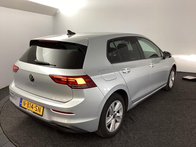 Volkswagen GOLF 1.0 TSI Life | LMV | PDC | Getint glas |