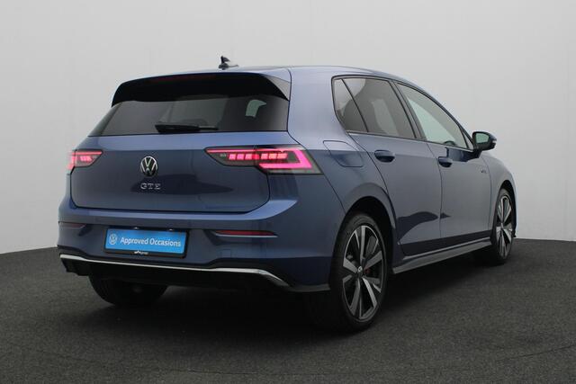 Volkswagen GOLF 1.5 eHybrid 272 pk DSG GTE | IQ Light | Rondomzicht camera | Adaptief onderstel | Head-up display