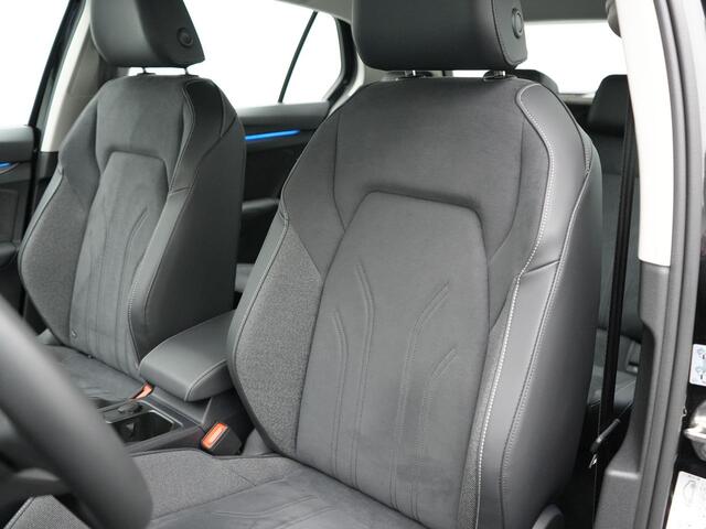 Volkswagen GOLF 1.5 eTSI 150 pk DSG Style | IQ Light | Achteruitrijcamera | Standkachel | Head-up Display | Adaptive Cruise Control | 17 inch