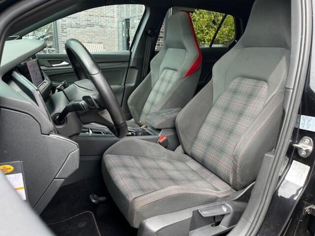 Volkswagen GOLF 2.0 TSI GTI - PANO - MATRIX - HARMAN KARDON