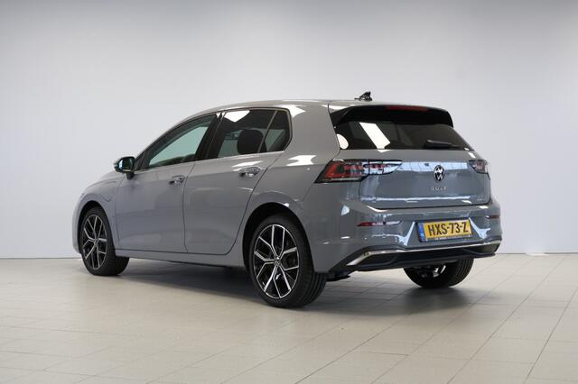 Volkswagen GOLF 1.5 eHybrid Style - Dodehoeksens. - CarPlay - 360 Camera