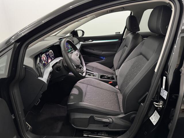 Volkswagen GOLF 8.5 1.5 TSI GOAL Edition Half leder, Camera, Navi, Winterpakket, Virtual desk, Sfeerverlichting, Keyless start, Cruise control