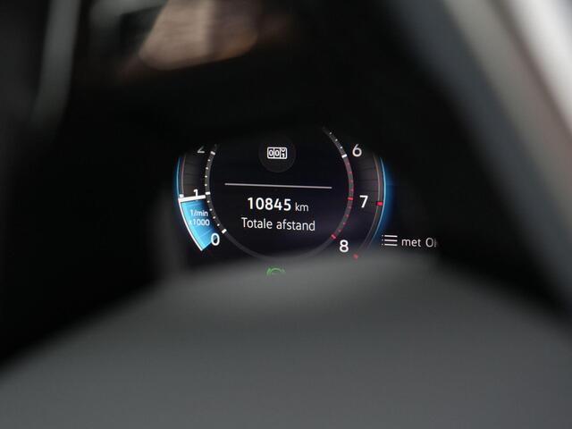 Volkswagen GOLF 1.5 eTSI 150 pk DSG R-Line Edition | Panoramadak | Rondomzicht camera | IQ Light | Head-up display