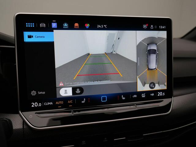 Volkswagen GOLF 1.5 eTSI 150 pk DSG R-Line | Panoramadak | Rondomzicht camera | IQ Light | Head-up display