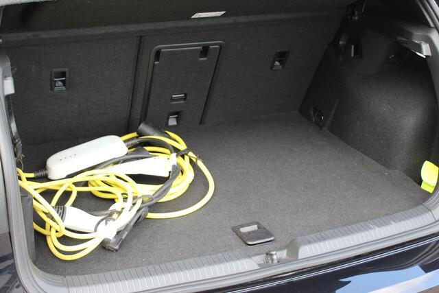 Volkswagen GOLF 1.4 eHybrid GTE | Carplay | Sfeerver | ACC