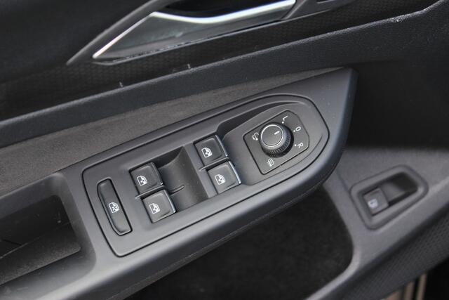 Volkswagen GOLF 1.4 eHybrid GTE | Carplay | Sfeerver | ACC