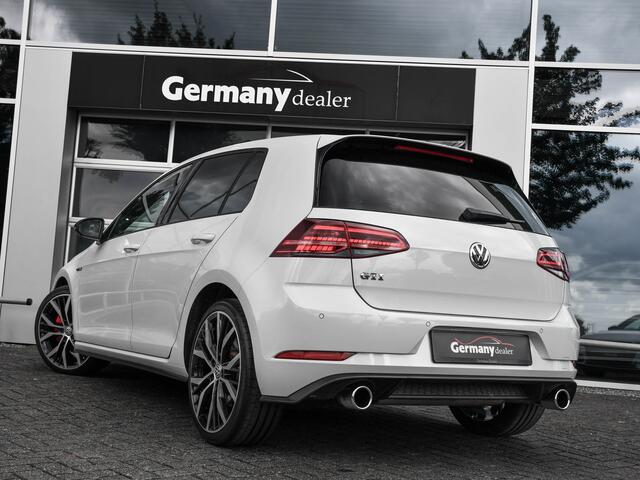 Volkswagen GOLF 2.0TSI 230pk GTI Pano 19'' Adaptieve Cruise LED Keyless Carplay/Android Auto