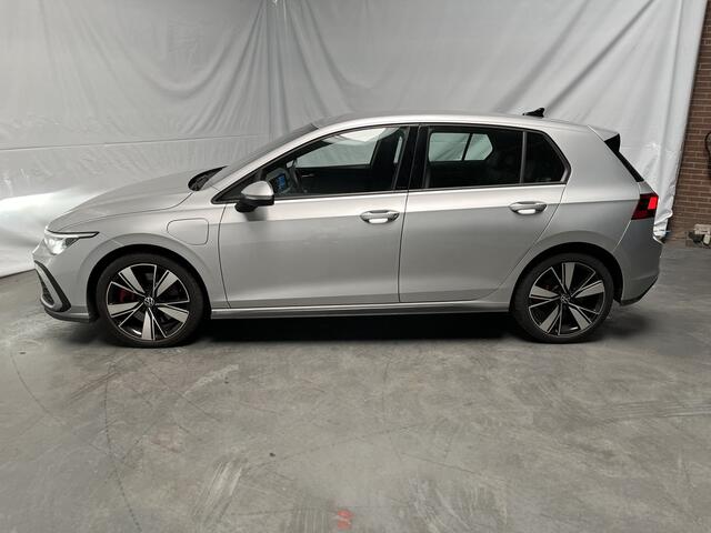 Volkswagen GOLF 1.4 eHybrid GTE / AUTOMAAT/ LEER/ 245 PK/ STUUR+STOEL VERWARM. & KOELING/ PARK. SENSOR. V+A/ APP-CONNECT/ MEMORY SEAT/ DIGITAL DASH/ ACC/ DCC/ NAVI/ LED/ DAB/ CLIMA/ ISOFIX/ 18'' LMV