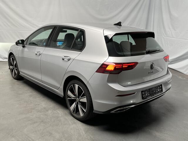 Volkswagen GOLF 1.4 eHybrid GTE / AUTOMAAT/ LEER/ 245 PK/ STUUR+STOEL VERWARM. & KOELING/ PARK. SENSOR. V+A/ APP-CONNECT/ MEMORY SEAT/ DIGITAL DASH/ ACC/ DCC/ NAVI/ LED/ DAB/ CLIMA/ ISOFIX/ 18'' LMV