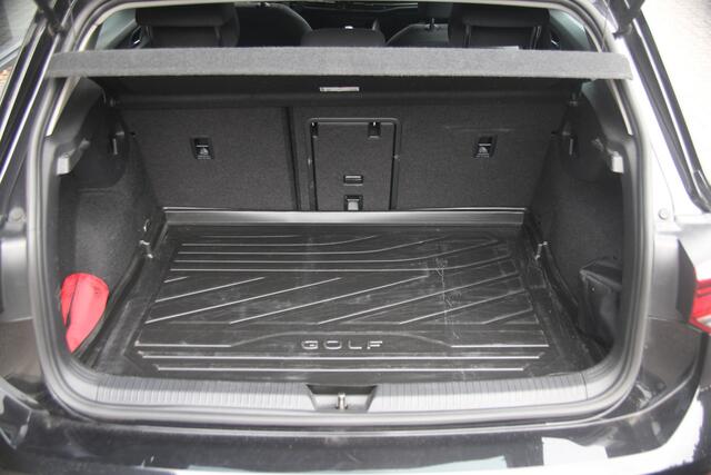 Volkswagen GOLF 1.5 TSI Life Business