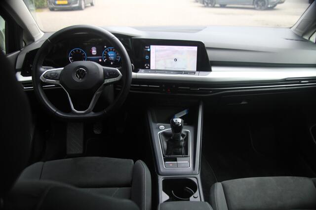 Volkswagen GOLF 1.5 TSI Life Business