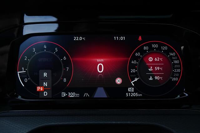 Volkswagen GOLF GTI 2.0 300pk TSI |Akrapovic|panoramadak|parkeercamera|IQ Light|blind spot|ACC|stoelverwarming|19"|