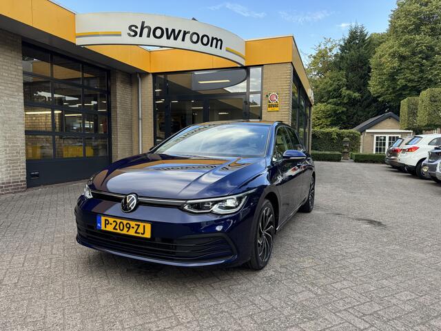 Volkswagen GOLF 1.5 eTSI Style Automaat PanoSchuifdak Navi Carplay
