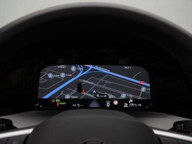 Volkswagen GOLF 1.5 eTSI 150 pk DSG R-Line Edition | Panoramadak | Rondomzicht camera | IQ Light | Head-up display
