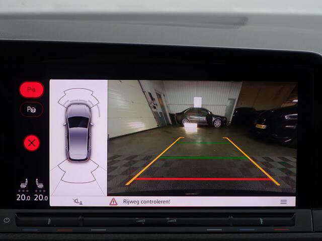 Volkswagen GOLF 2.0 TSI GTI Aut- Panoramadak, Harman Kardon, Head Up, Stuur/Stoelverwarming, Sfeerverlichting