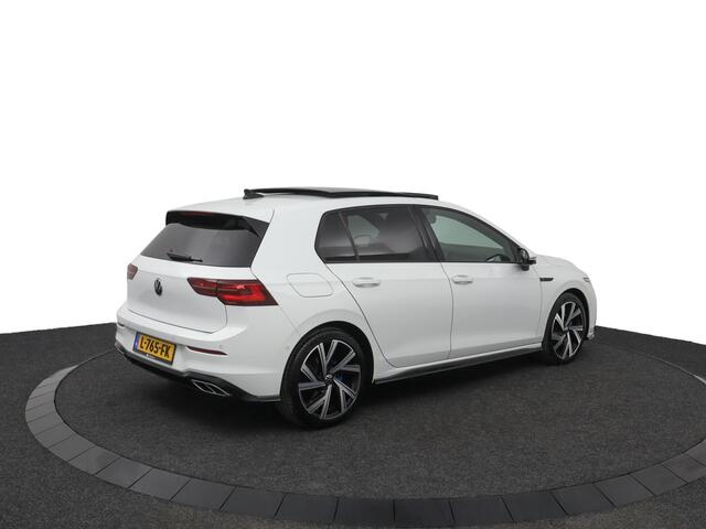 Volkswagen GOLF 1.5 eTSI R-Line Business | Panoramadak | Parkeercamera | Navigatie