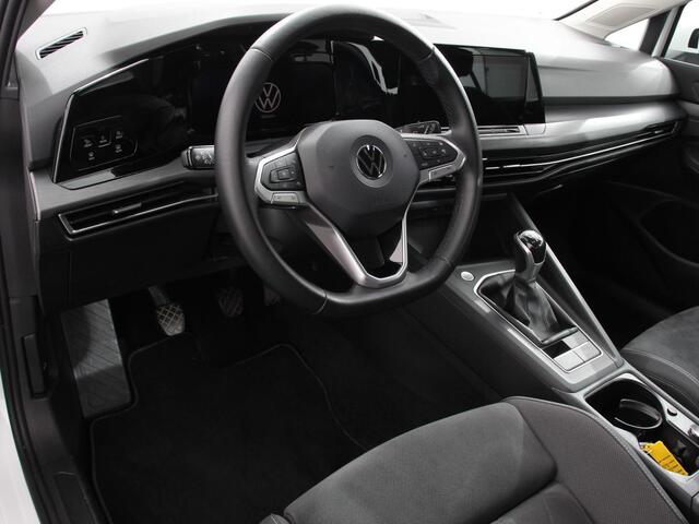 Volkswagen GOLF 1.5 TSI 150pk Style Volkswagen Golf 1.5 eTSI 150pk Style | Navigatie | Climate Control | DAB | Digitale Cockpit | Keyless Start | Lichtmetalen velgen 17" | Parkeer Sensoren | Stoelverwarming