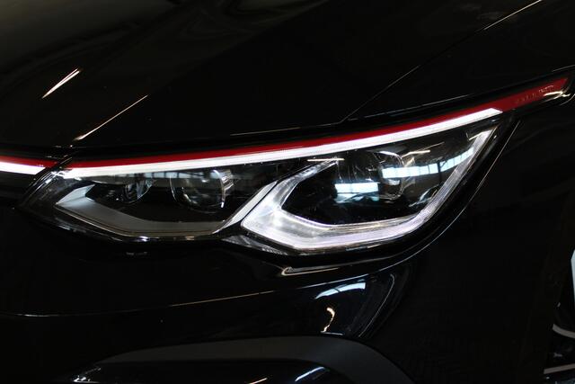 Volkswagen GOLF 2.0 TSI GTI | Nederlandse auto | Head-up display | Stoelverwarming/verkoeling | Memory seat | Schuif/kantel dak | Stuurverwarming | Apple carplay/Android auto | DAB radio |