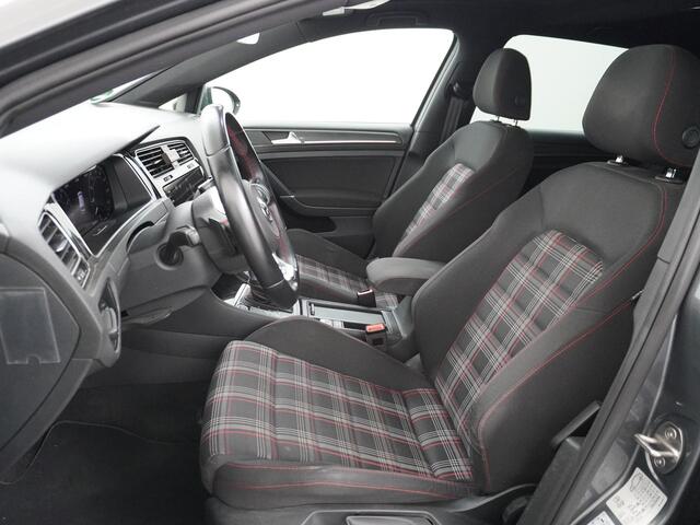 Volkswagen GOLF 2.0 TSI GTI Performance