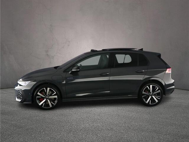 Volkswagen GOLF GTE 1.5 TSI eHybrid 272pk DSG Automaat Panoramadak, Black Style, Head up display, Adaptive cruise control, LED matrix koplampen, Achteruitrijcamera
