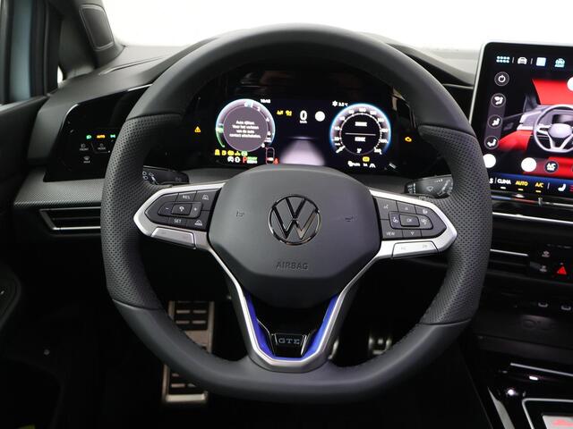 Volkswagen GOLF 8 GTE 1.5 eHybrid 200 kW / 272 pk Hatchback 6 versn. DSG | Black Style | Panoramadak |