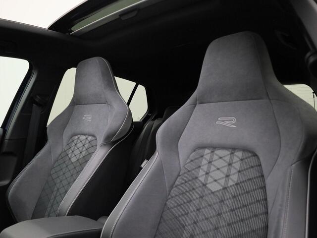 Volkswagen GOLF 1.5eTSI/150PK R-Line Blackstyle DSG · Panoramadak · Camera + Parkeersensoren · Stoel-& stuurverwarming · Garantie tot februari 2026
