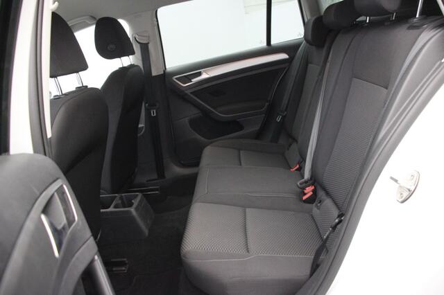 Volkswagen GOLF Variant 1.0 TSI SportLine- Navi, Carplay