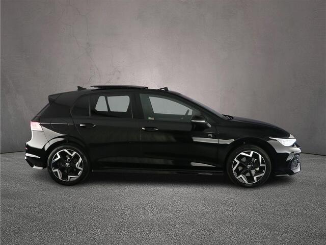 Volkswagen GOLF R-Line Edition 1.5 eTSI 150pk DSG Automaat Panoramadak, LED matrix koplampen, Harman Kardon audio, Adaptive cruise control, Achteruitrijcamera, Navigatie