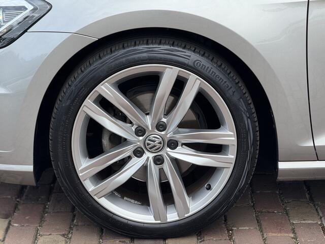 Volkswagen GOLF Variant 1.4 TSI Highline Business R Trekhaak | Camera | ACC | Pano | LED