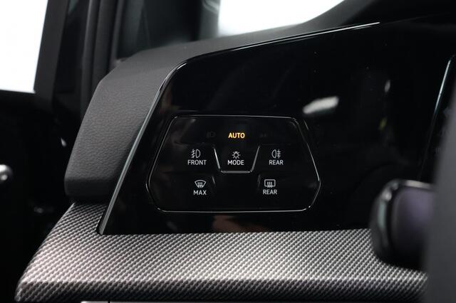 Volkswagen GOLF 1.5 eHybrid GTE 272pk | Panoramadak | Matrix | Trekhaak elektr.