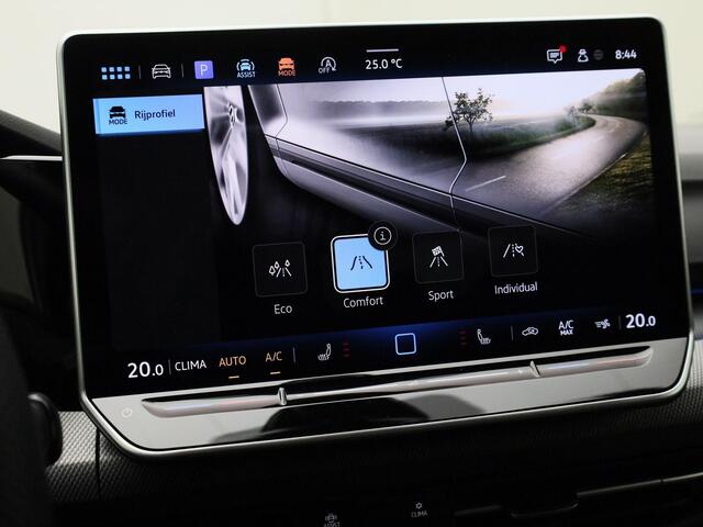 Volkswagen GOLF 1.5eTSI/150PK R-Line DSG · Navigatie · Apple/Android Carplay · Camera + Parkeersensoren · Garantie tot januari 2027