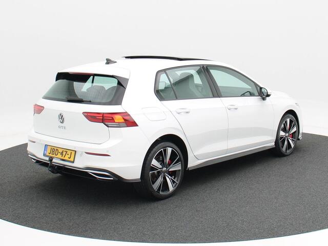 Volkswagen GOLF 1.4 eHybrid GTE | Full LED | Panorama Dak | Carplay | Climate Control | Parkeersensoren | Stoel Verwarming & Ventilatie | 18 Inch | 78.268 Km