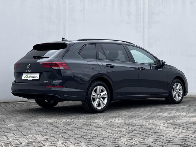 Volkswagen GOLF Variant 1.5 eTSI Life Business Automaat / Trekgewicht 1.400 kg / Navigatie / Digitaal dashboard / Climate control / Navigatie / Apple Carplay Android /