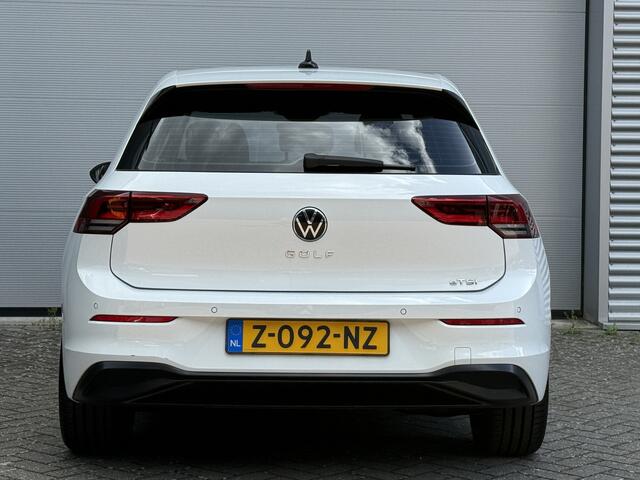 Volkswagen GOLF 1.5 eTSI Style | Nieuw model | Camera | Draadloze lader | | Apple Carplay | DAB+