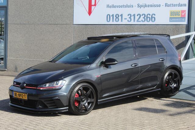 Volkswagen GOLF 2.0 TSI GTI Clubsport Panoramadak/Navigatie/Achteruitrijcamera/Parkeersensoren/Apple carplay/Stoelverwarming/Climate control/19'' Rotiform/Bear lock.