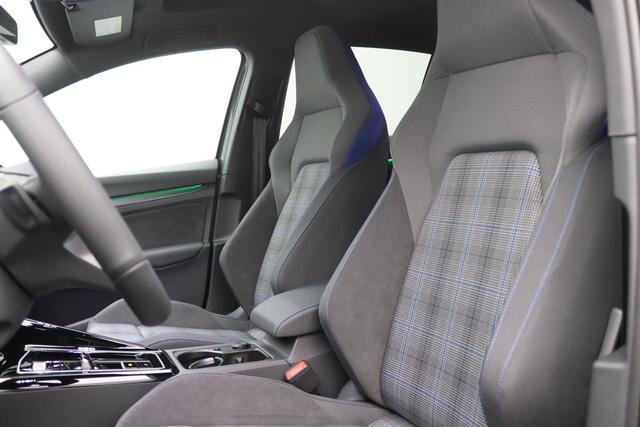 Volkswagen GOLF 1.5 eHybrid GTE 272PK DSG Pano-Schuifdak, Blackstyle, Keyless, Navi, Clima, Side Assist, LED-Matrix, 360gr. Camera, Head-up Display, Trekhaak, 18" LM Velgen