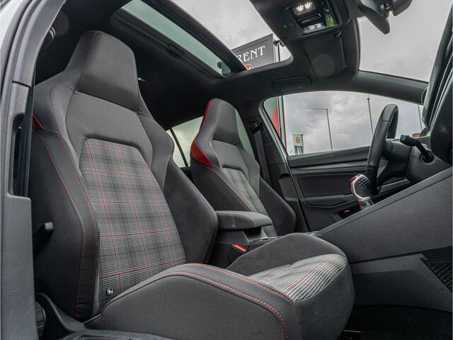 Volkswagen GOLF 2.0 TSI GTI UNIEK HANDBAK!! PANO STANDKACHEL CAMERA DODEHOEK IQ LIGHT