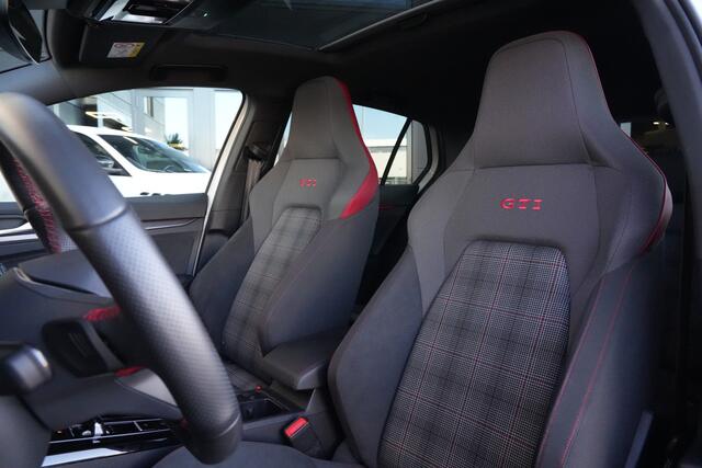 Volkswagen GOLF 2.0 TSI GTI 265pk Panoramadak/HarmanKardon/Camera