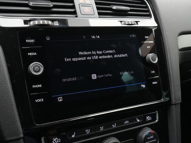 Volkswagen GOLF 1.5 TSI 130 pk DSG Highline | Stoelverwarming | Parkeersensoren voor/achter | Adaptive Cruise | CarPlay | DAB | 16 inch