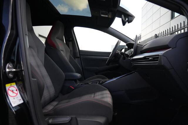 Volkswagen GOLF 2.0 TSI GTI 265pk Panoramadak/HarmanKardon/Camera