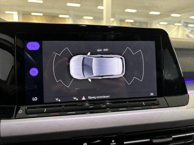 Volkswagen GOLF 1.0 Tsi 110pk Life · Apple/Android Car Play · Navi · P-Sensoren · ACC · DAB · Getint Glas · Sfeerverlichting · 16'' Inch · Garantie t/m 30-08-2027 of 100.000km