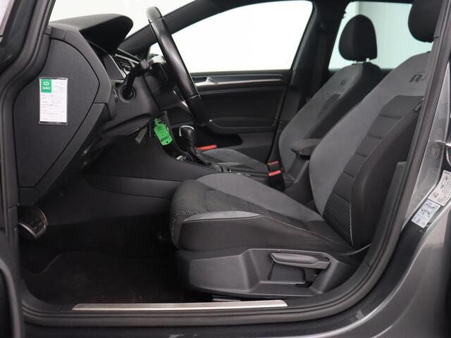 Volkswagen GOLF Variant 1.5 TSI Highline Business R | Trekhaak | Virtual Cockpit | Carplay | Camera | Adaptive cruise | DAB | Climate control