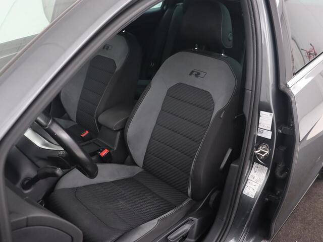 Volkswagen GOLF Variant 1.5 TSI Highline Business R | Trekhaak | Virtual Cockpit | Carplay | Camera | Adaptive cruise | DAB | Climate control