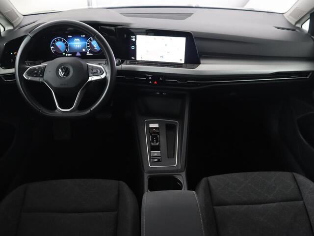 Volkswagen GOLF Variant 1.0 eTSI Life | LED | Trekhaak | Apple Carplay |